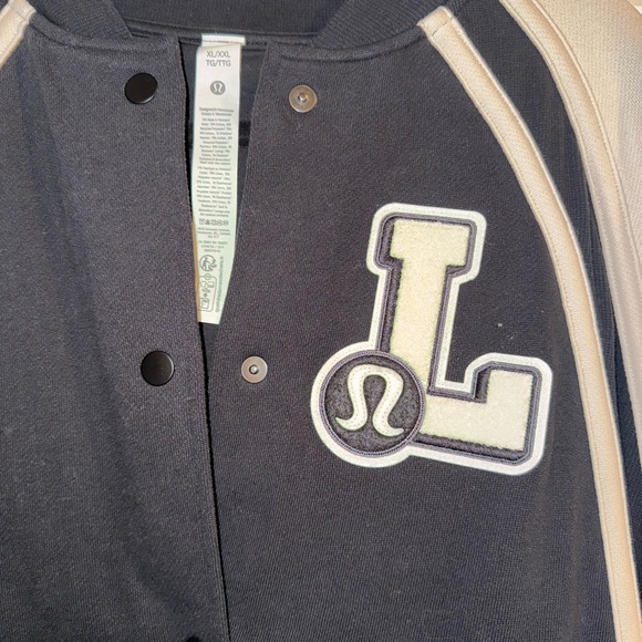 Lululemon Scuba Oversized Collegiate Jacket - Picture 4 of 7